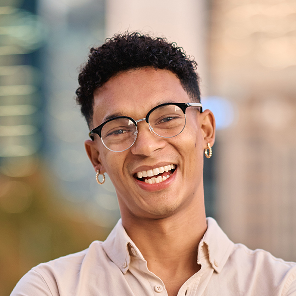 Home 16 business man city and smile portrait of an employe 7358DW3