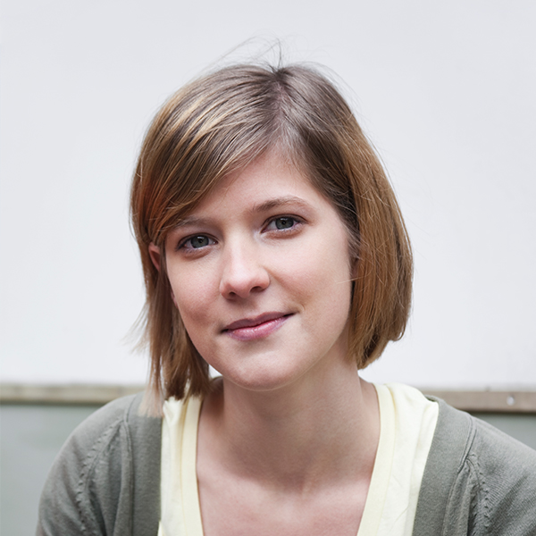 Home 15 germany berlin woman smiling portrait 7TYUV5H